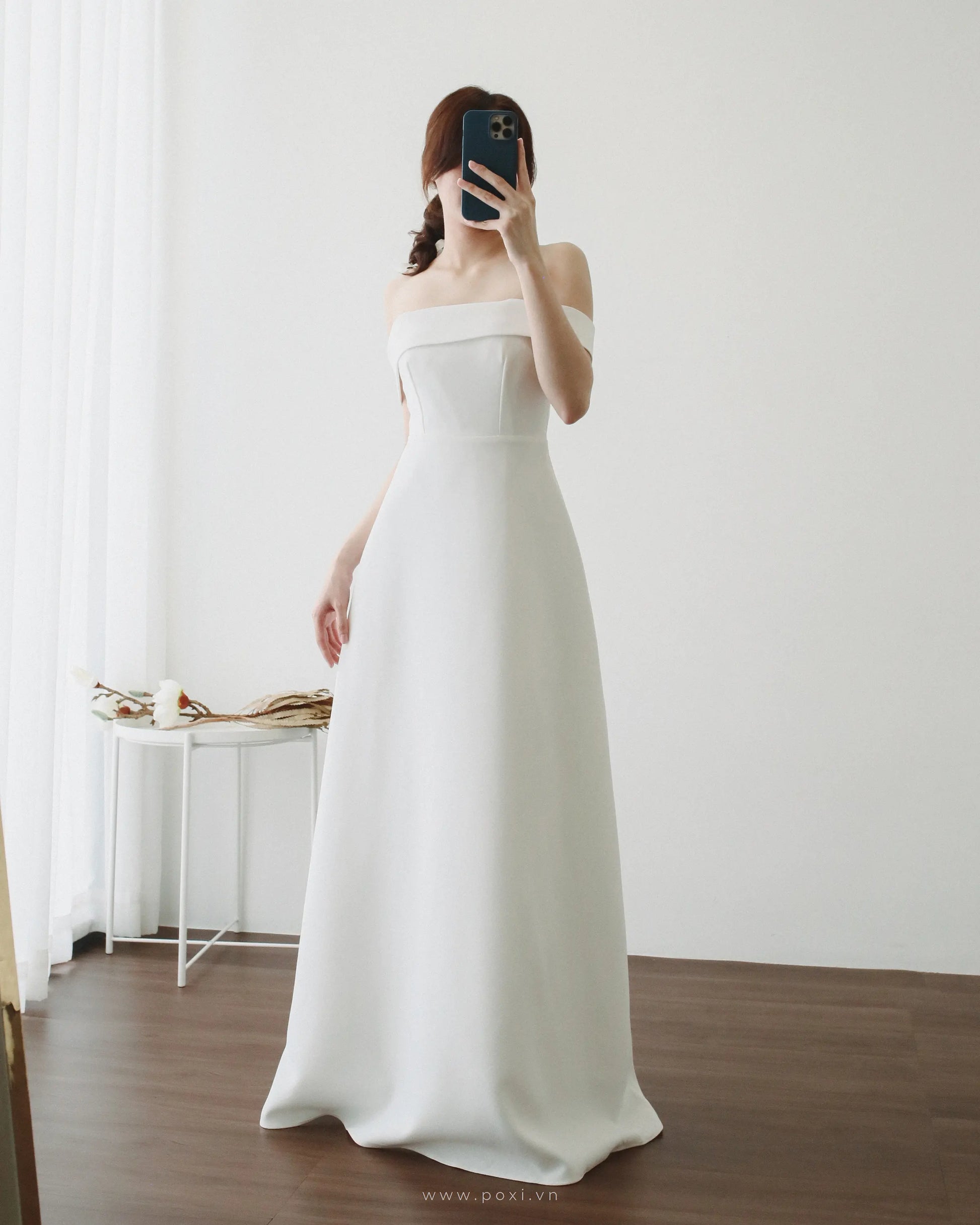 Đầm trễ vai dáng váy Aline có xẻ tà giữa sau - F8 Regular