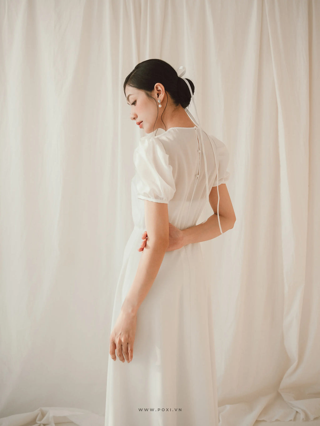 Đầm cổ tròn thân trong cúp ngực, váy Aline xòe nhẹ - D1962 Regular