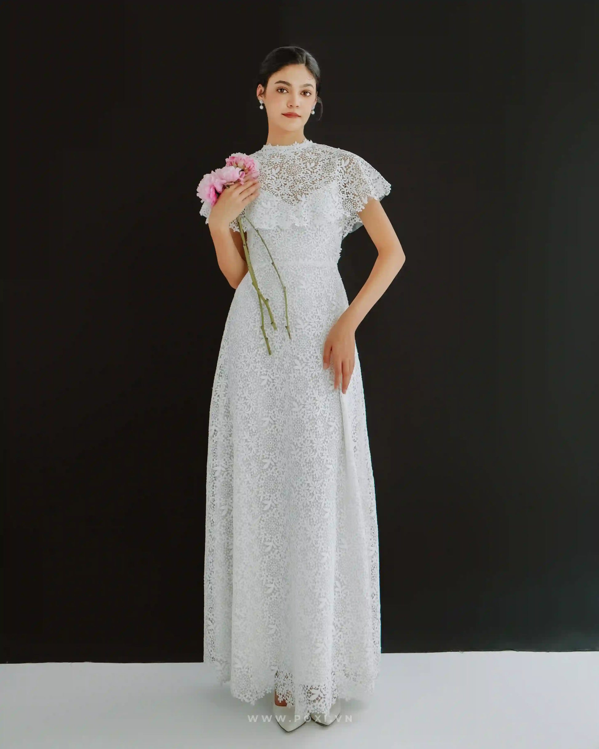Made-to-order elegant lace wedding dress with V-neck and cape detachable - D1403 - POXI