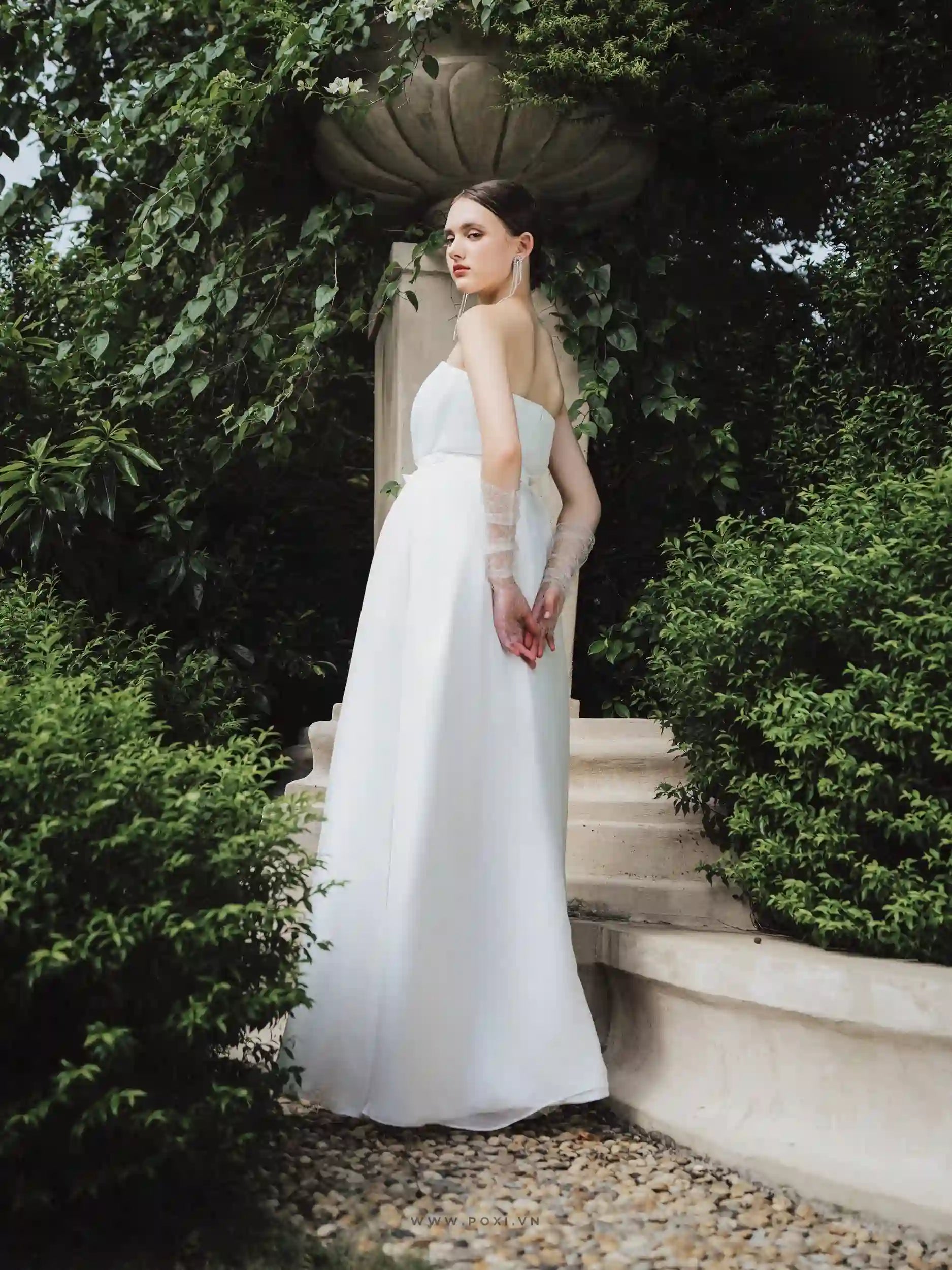 Modern off-shoulder wedding dress with a front split design and detachable bow belt - D1773 - POXI