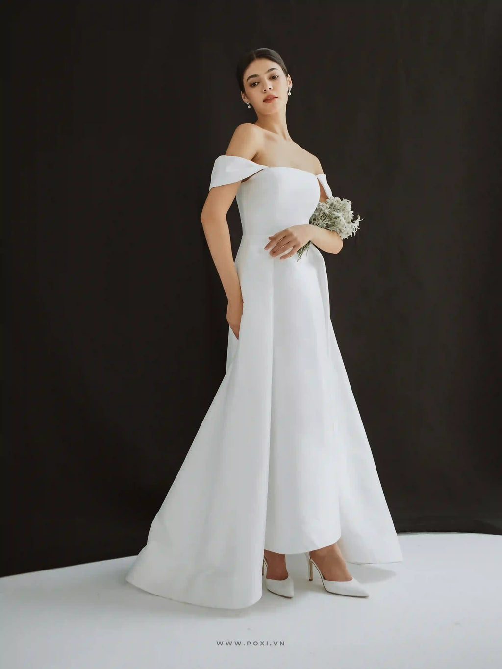 Modern and glamour off-the-shoulder wedding dress - D1817 - POXI