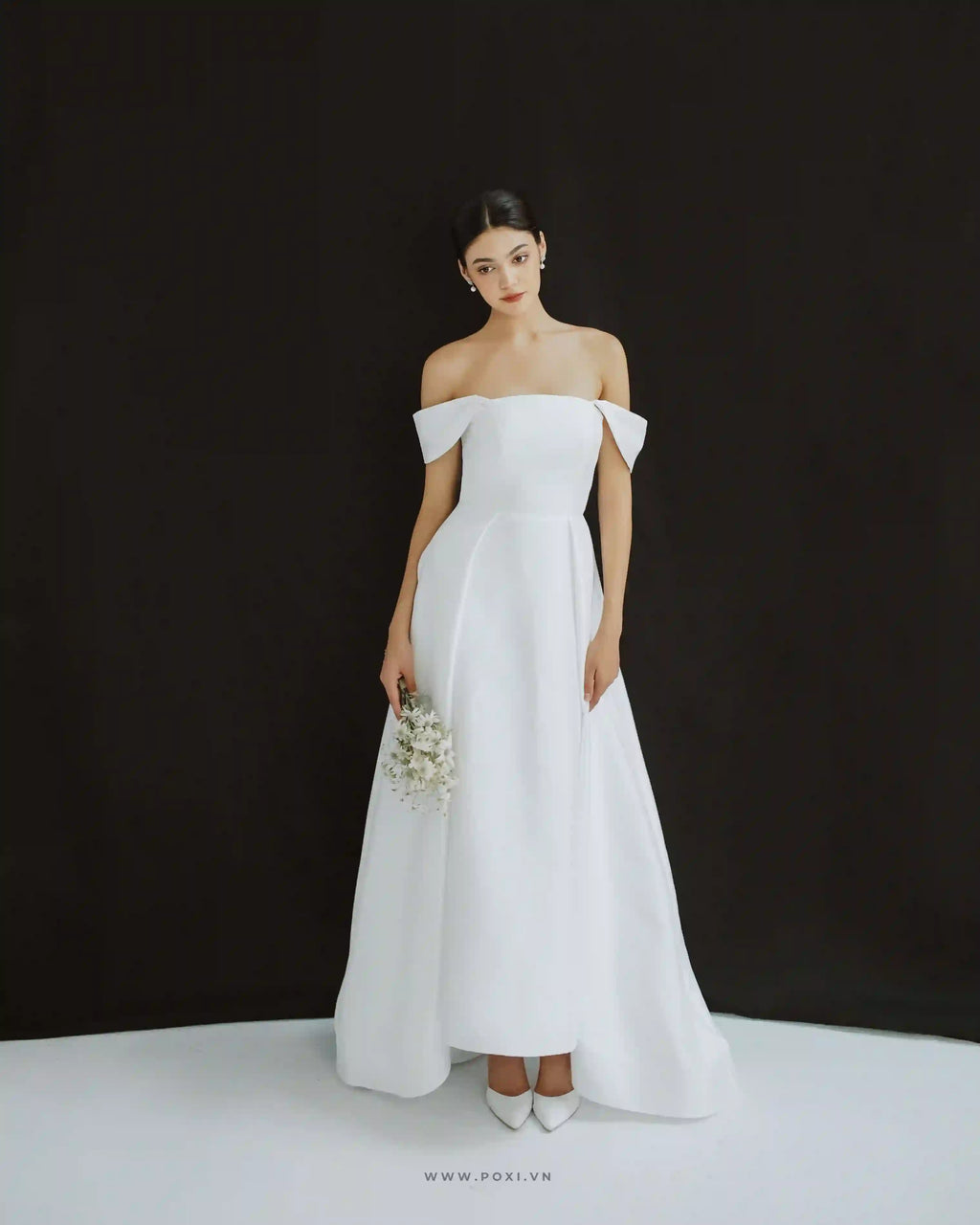 Modern and glamour off-the-shoulder wedding dress - D1817 - POXI
