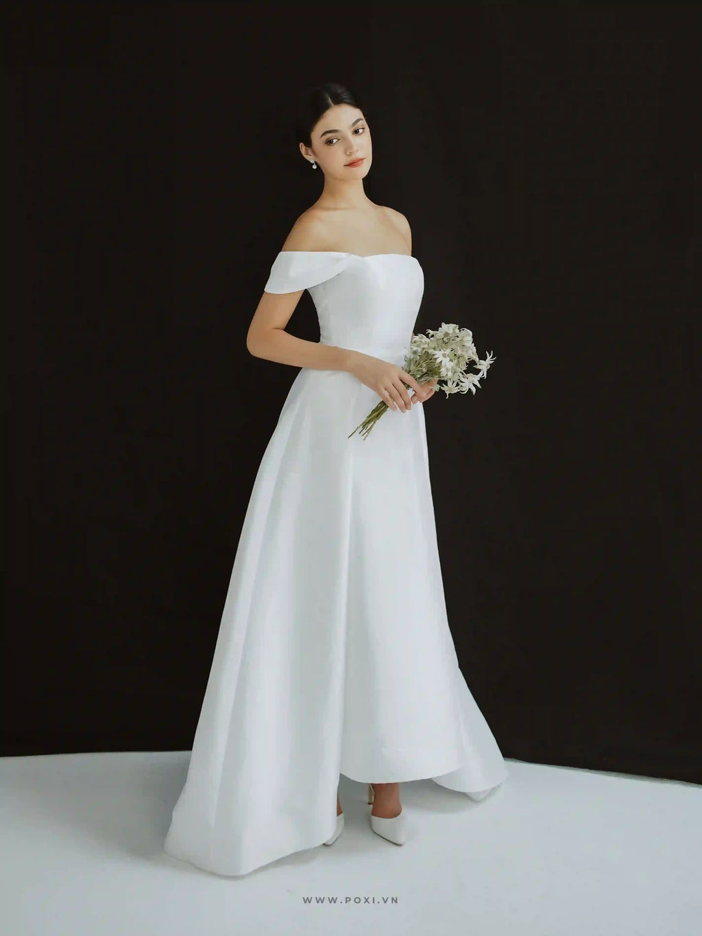 Modern and glamour off-the-shoulder wedding dress - D1817 - POXI