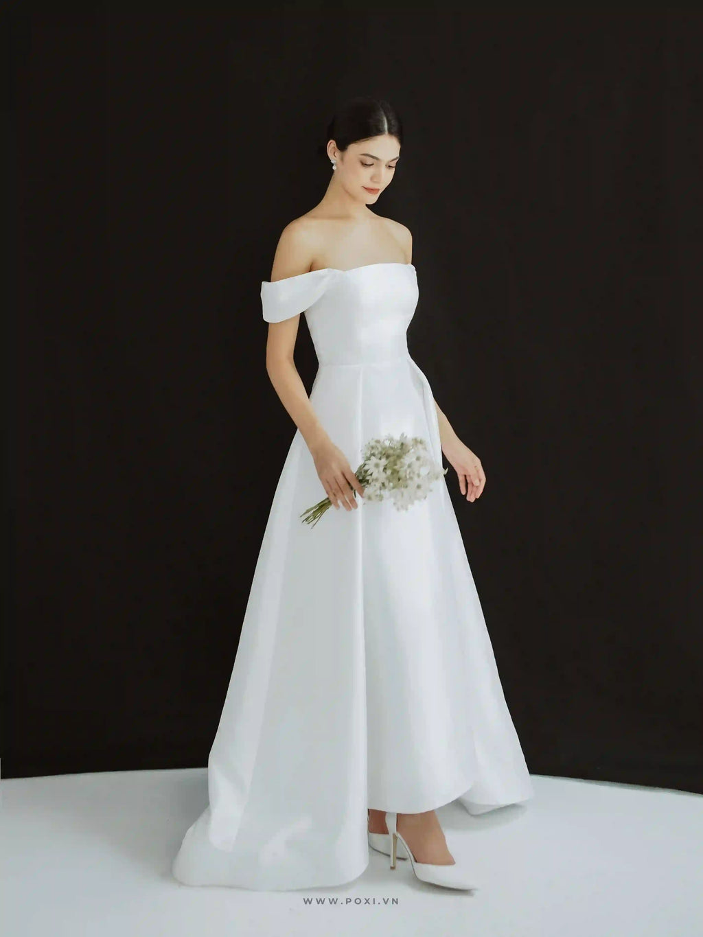 Modern and glamour off-the-shoulder wedding dress - D1817 - POXI