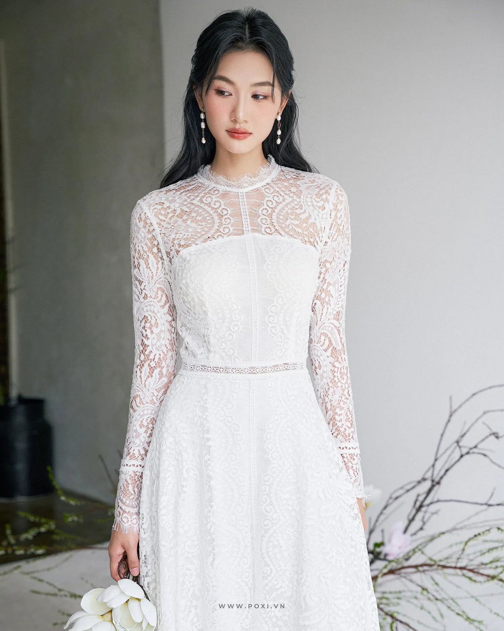 Đầm ren cổ tròn tay dài, dáng váy xòe - D750C Regular