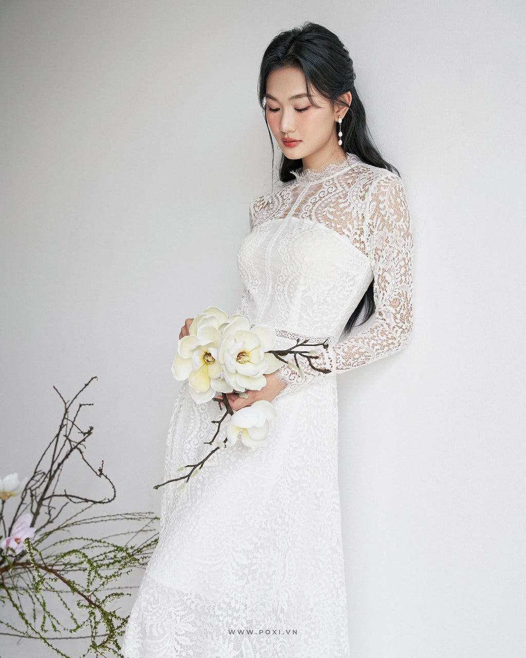 Đầm ren cổ tròn tay dài, dáng váy xòe - D750C Regular