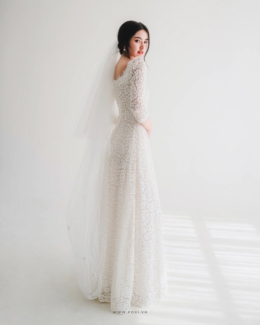 Đầm ren cổ vuông tay dài, váy A xòe nhẹ - D1691 Regular