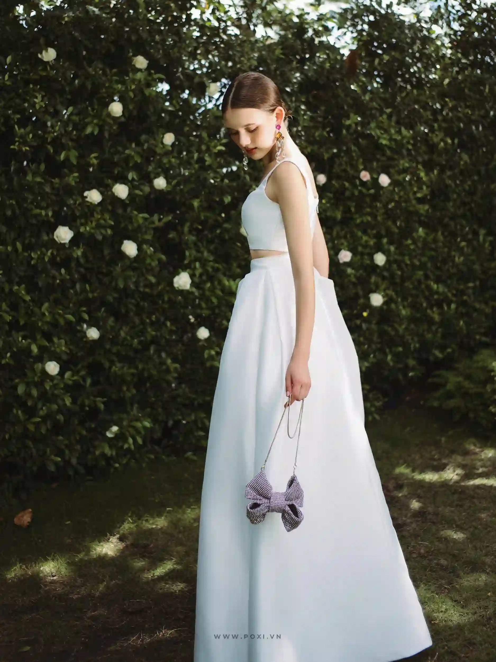 Impressive wedding dress with a crop top and long skirt - S1768 - POXI