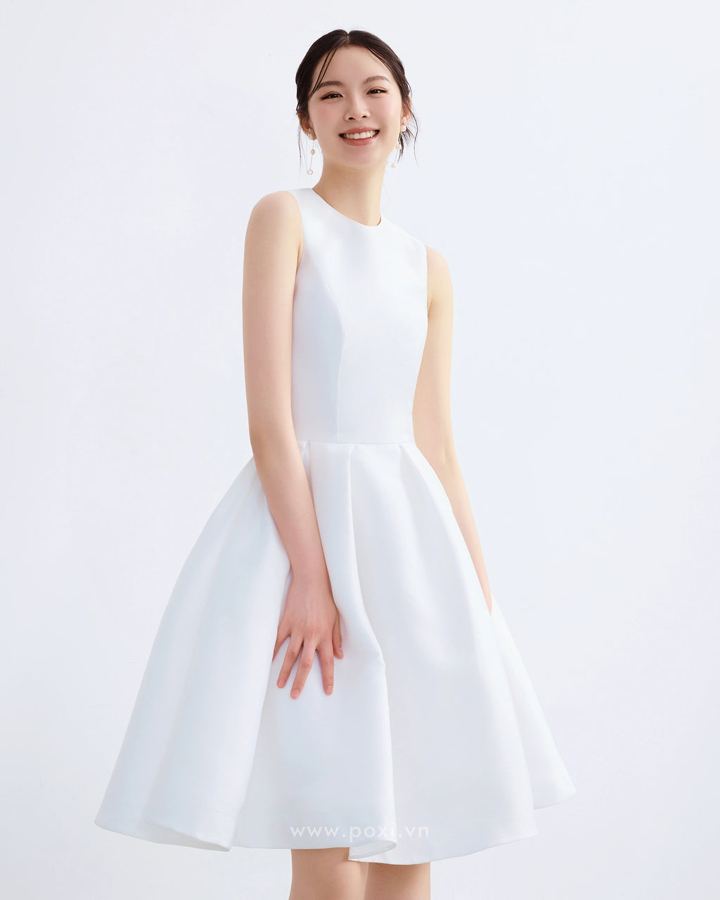 Đầm cổ tròn không tay váy xòe xếp ly - D1967 Regular