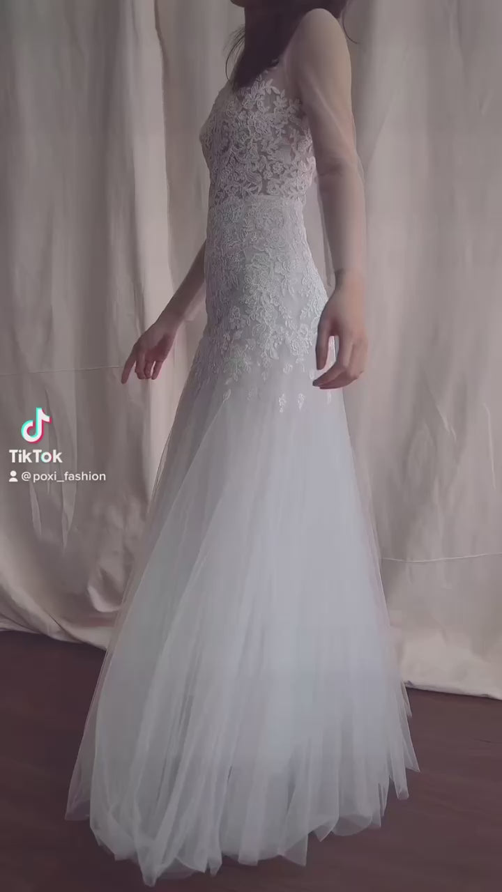 Đầm lướí đính ren, dáng váy xòe ôm nhẹ hông - D1763