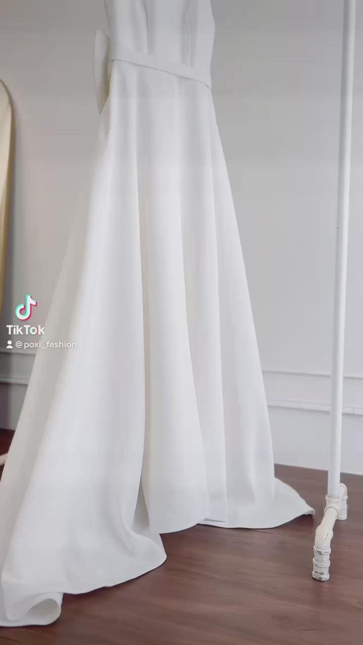 Đầm cổ thuyền không tay, form váy xòe rộng có đuôi dài - D1717 Regular